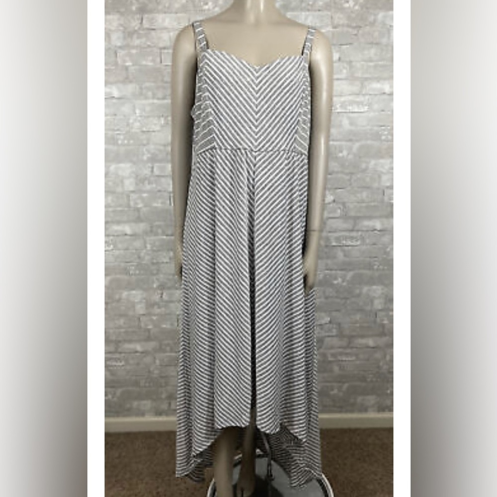 Torrid High Low Grey Chevron Maxi Dress
